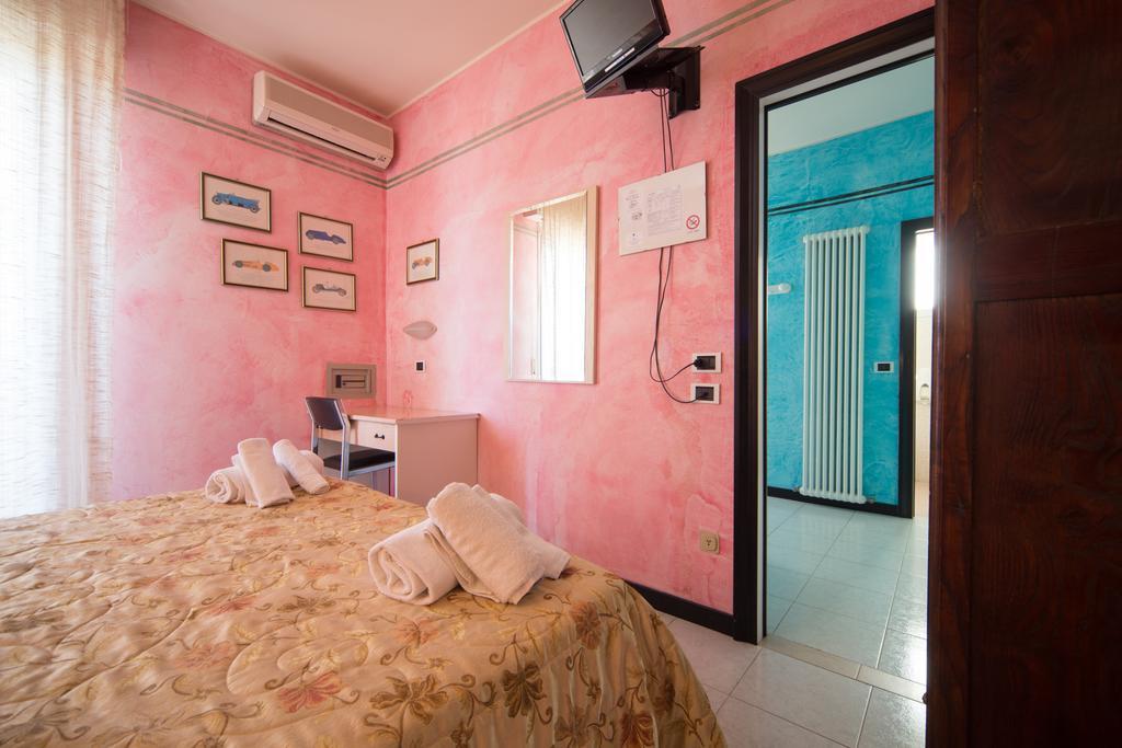 Amba Hotel Rimini Exteriör bild