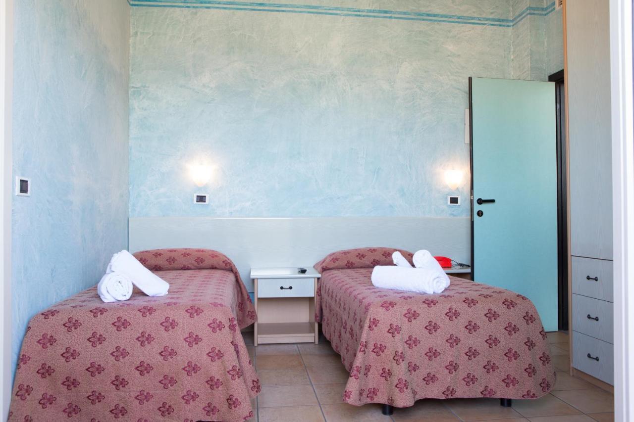 Amba Hotel Rimini Exteriör bild