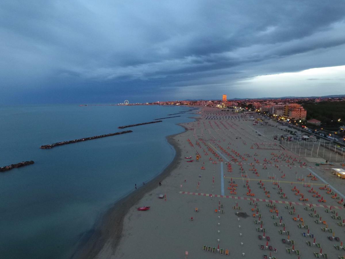 Amba Hotel Rimini Exteriör bild