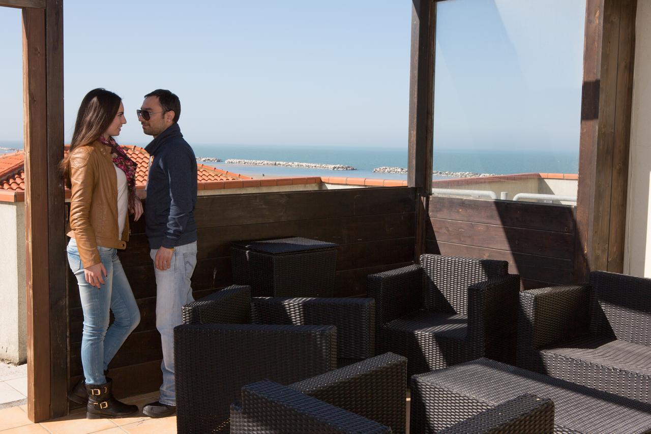 Amba Hotel Rimini Exteriör bild